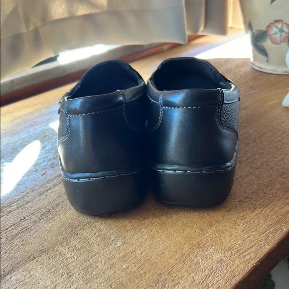 Clarks Black Leather Penny Loafers Flats - Picture 3 of 5